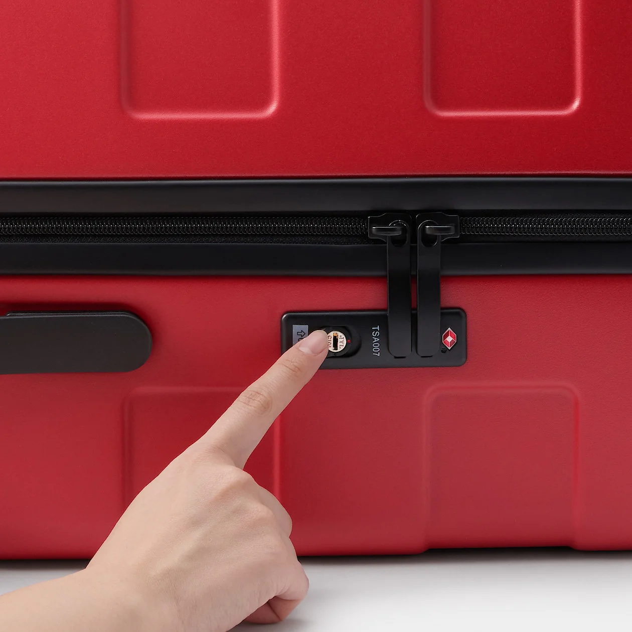 Hard Shell Suitcase - 105L (77cm) - Image 56