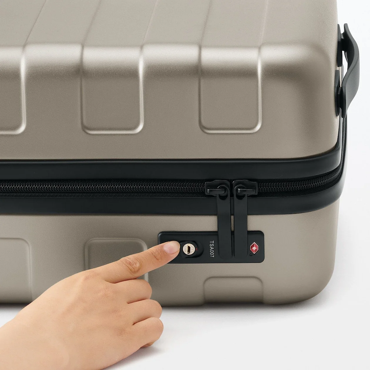 Hard Shell Suitcase - 20L (47cm) - Image 52