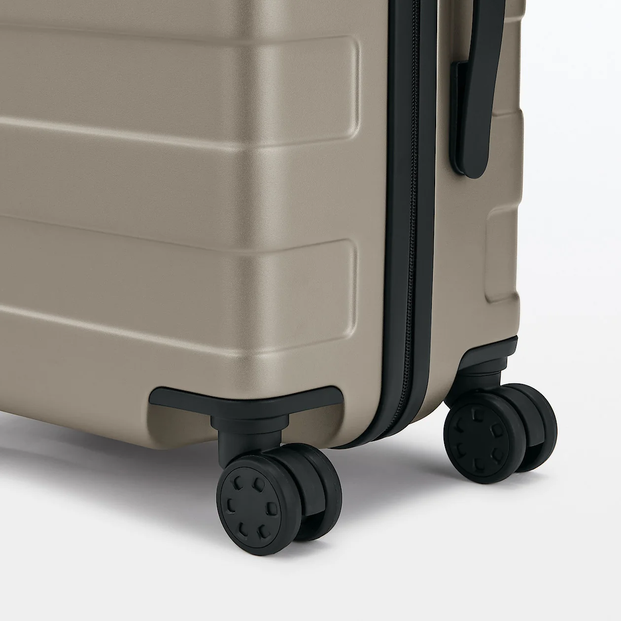 Hard Shell Suitcase - 36L (54cm) - Image 102