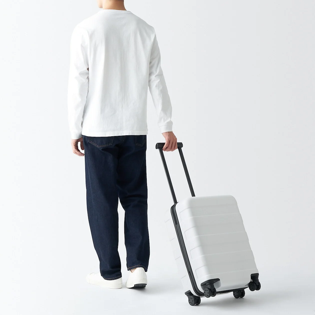 Hard Shell Suitcase - 36L (54cm) - Image 16
