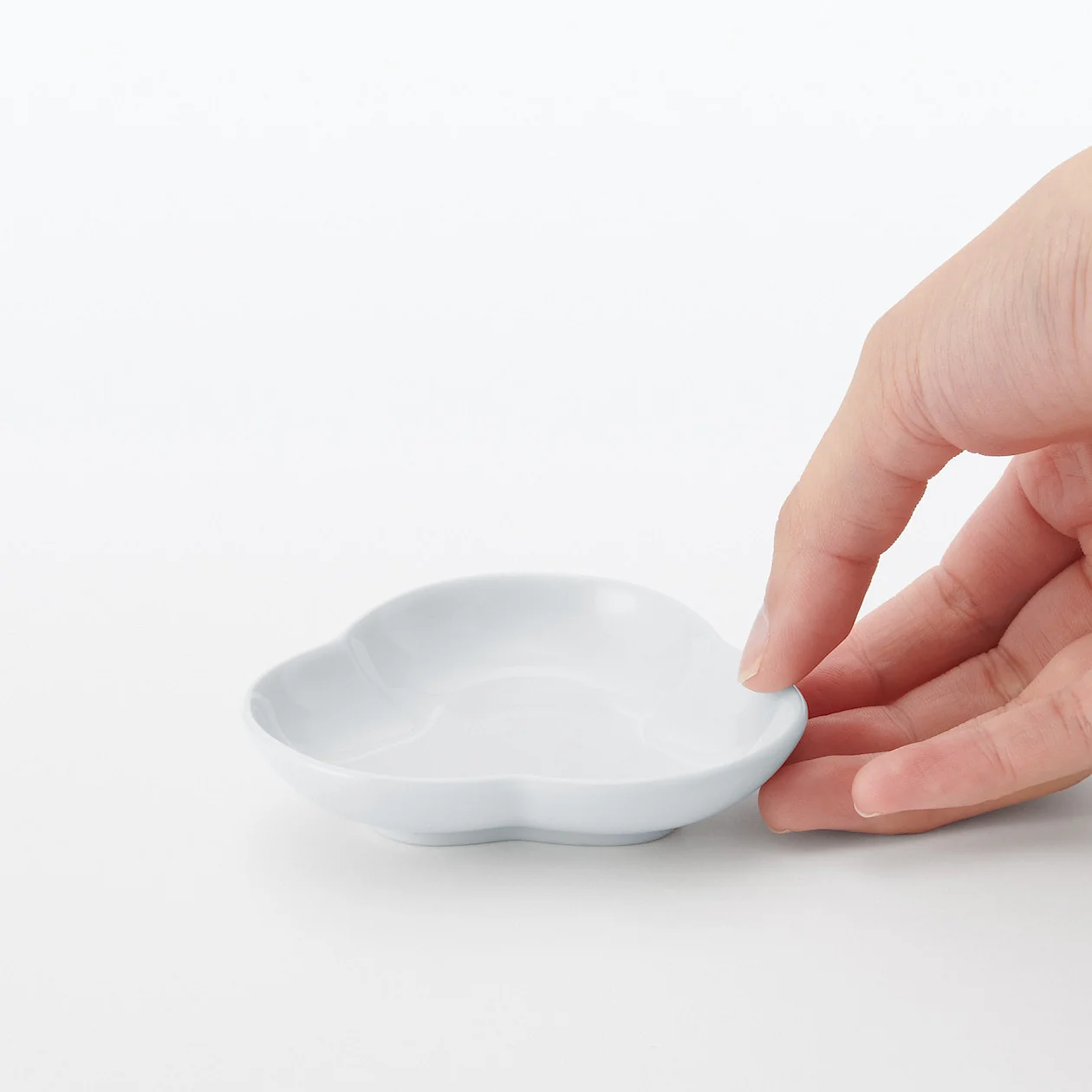 Hasami White Fortune Small Plate - Pine - Image 6