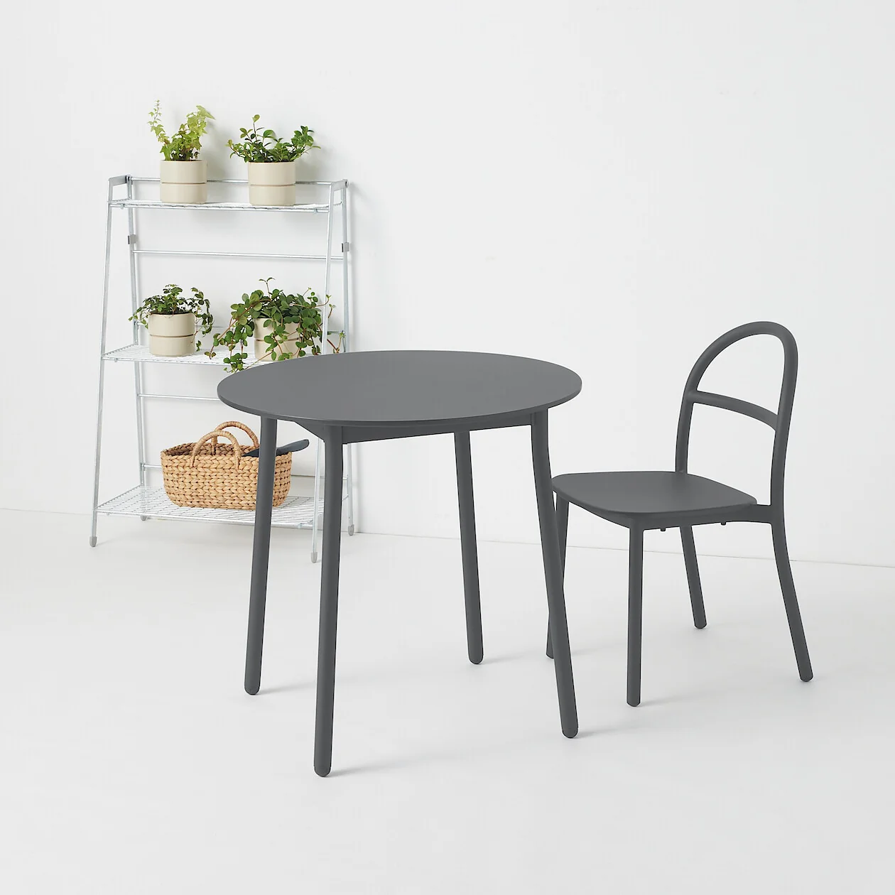 Indoor/Outdoor Round Table with Aluminium Legs - Image 24
