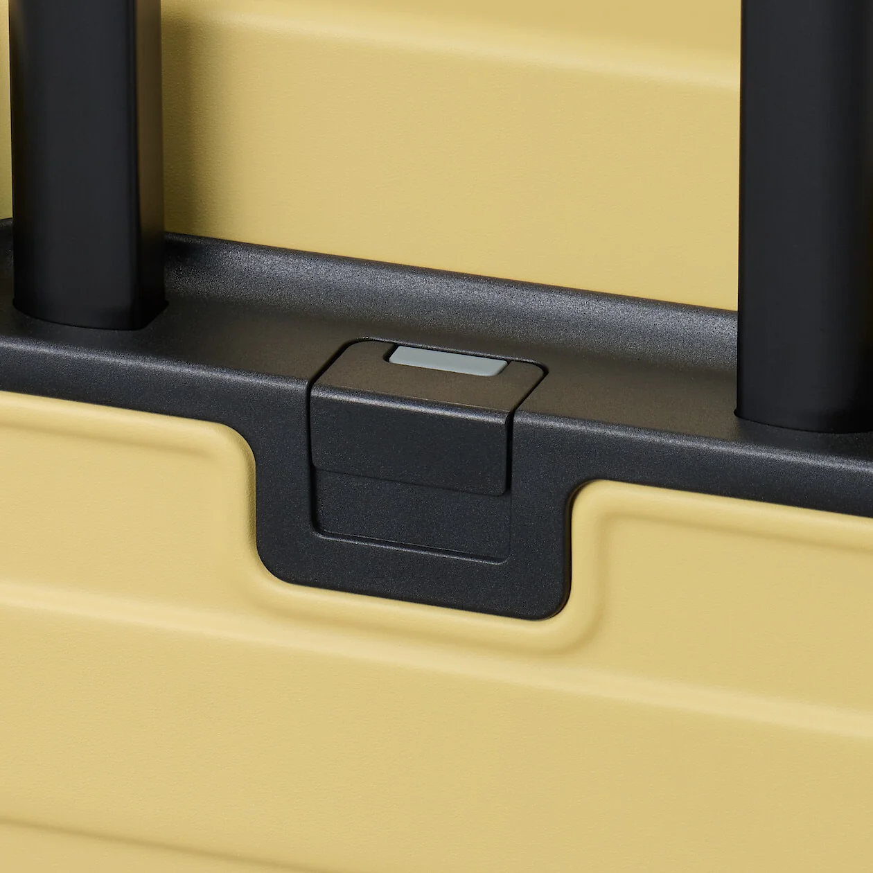 Limited Edition Hard Shell Suitcase - 20L (47cm) - Image 30