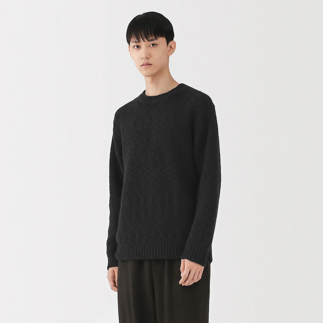 Merino Wool Low-Gauge Crewneck Sweater - Image 9