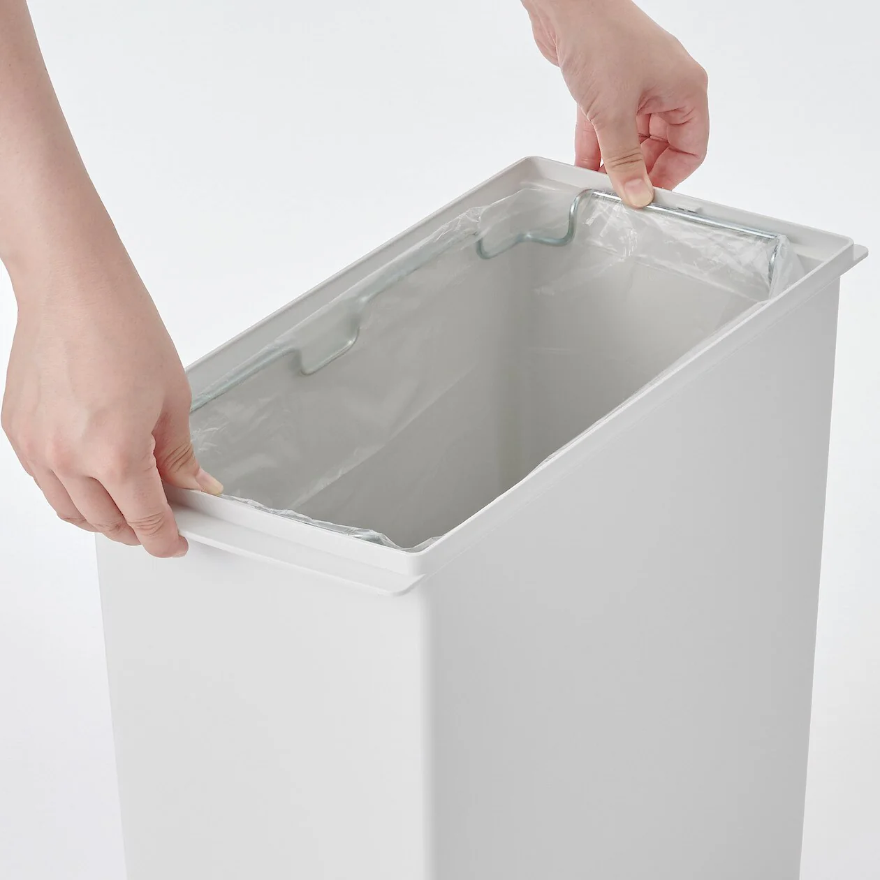 Polypropylene Rubbish & Dust Box - Small - Image 5