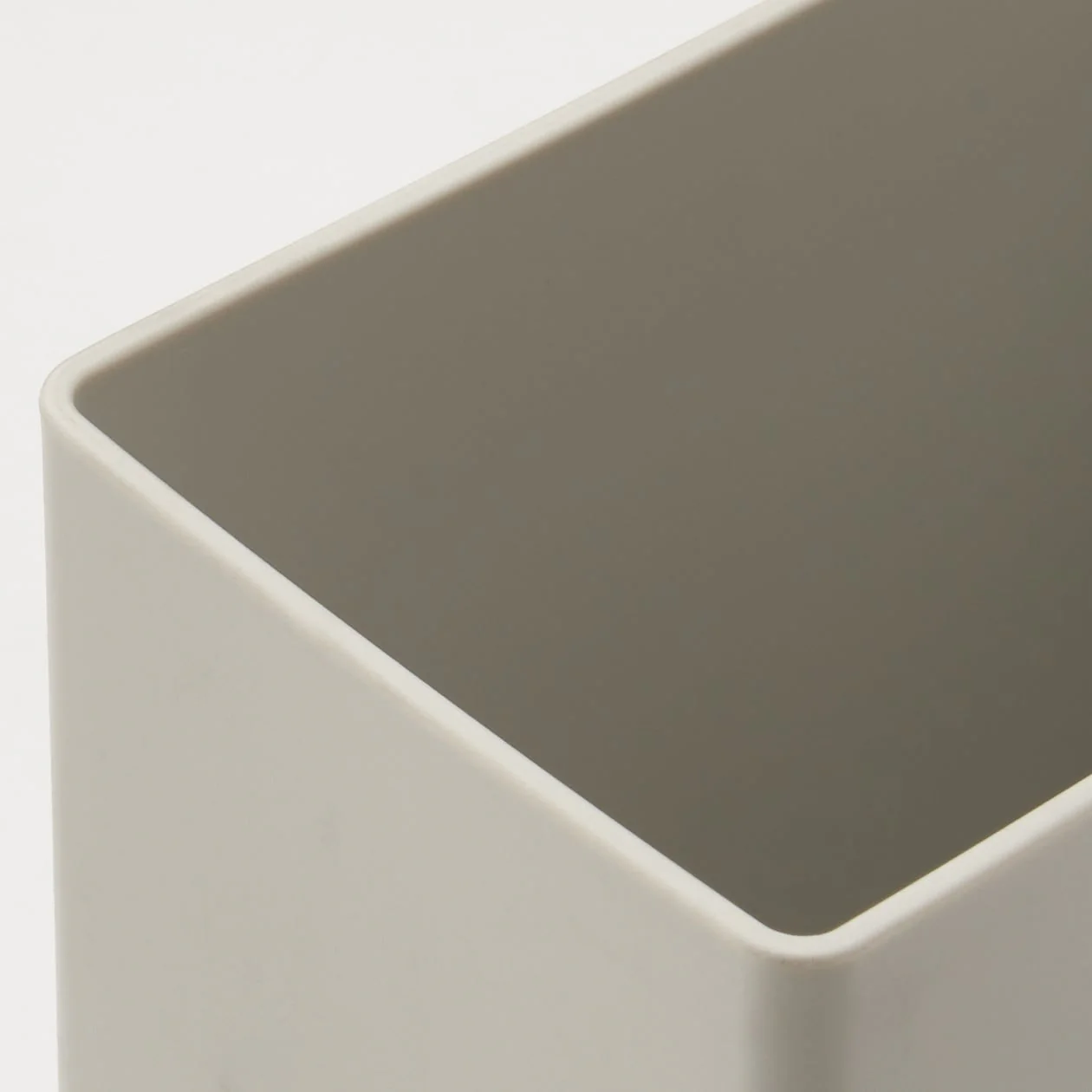 Polypropylene Dust Bin With Lid - Mini - Image 2