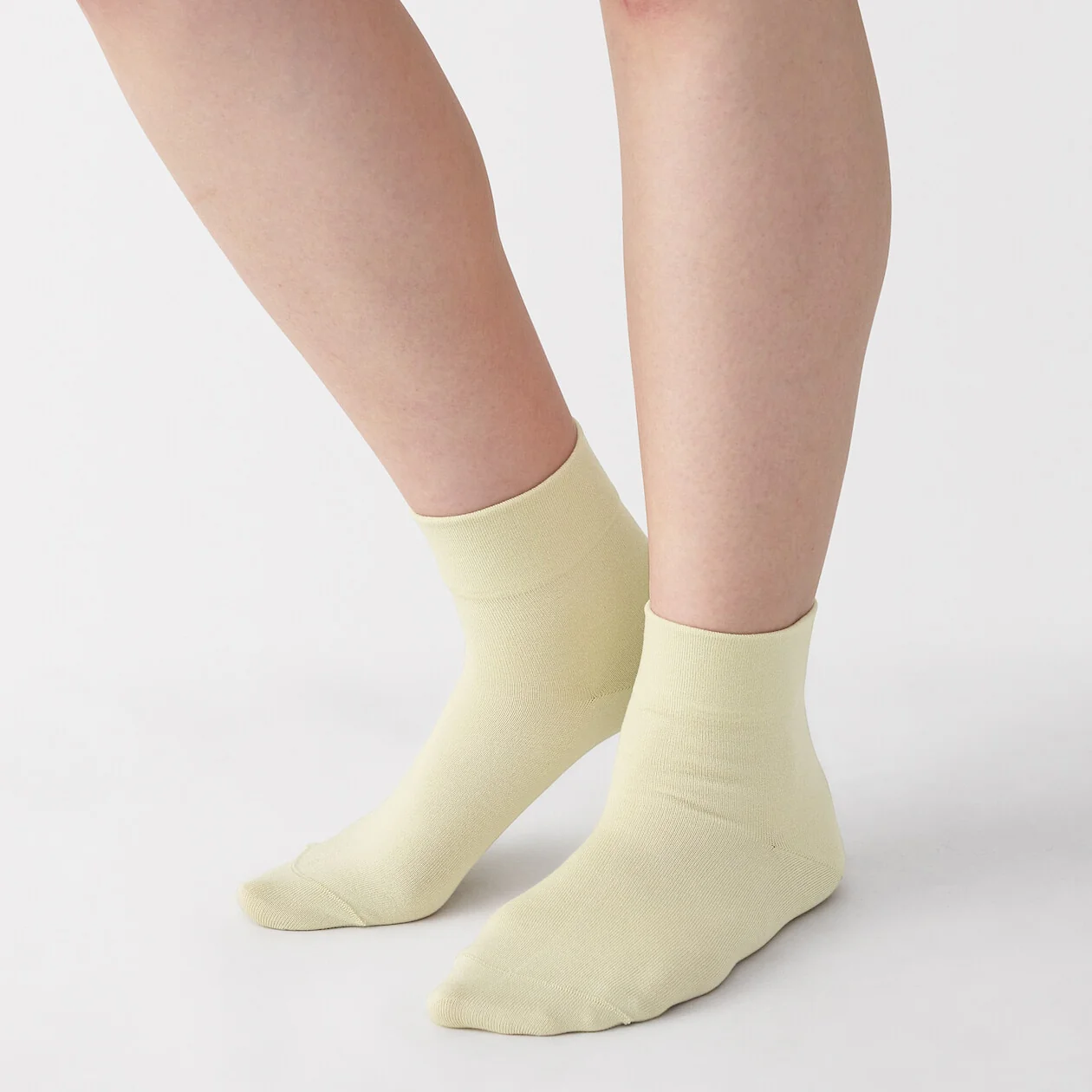 Right Angle Rayon Blend Loose Top Short Socks - Image 13