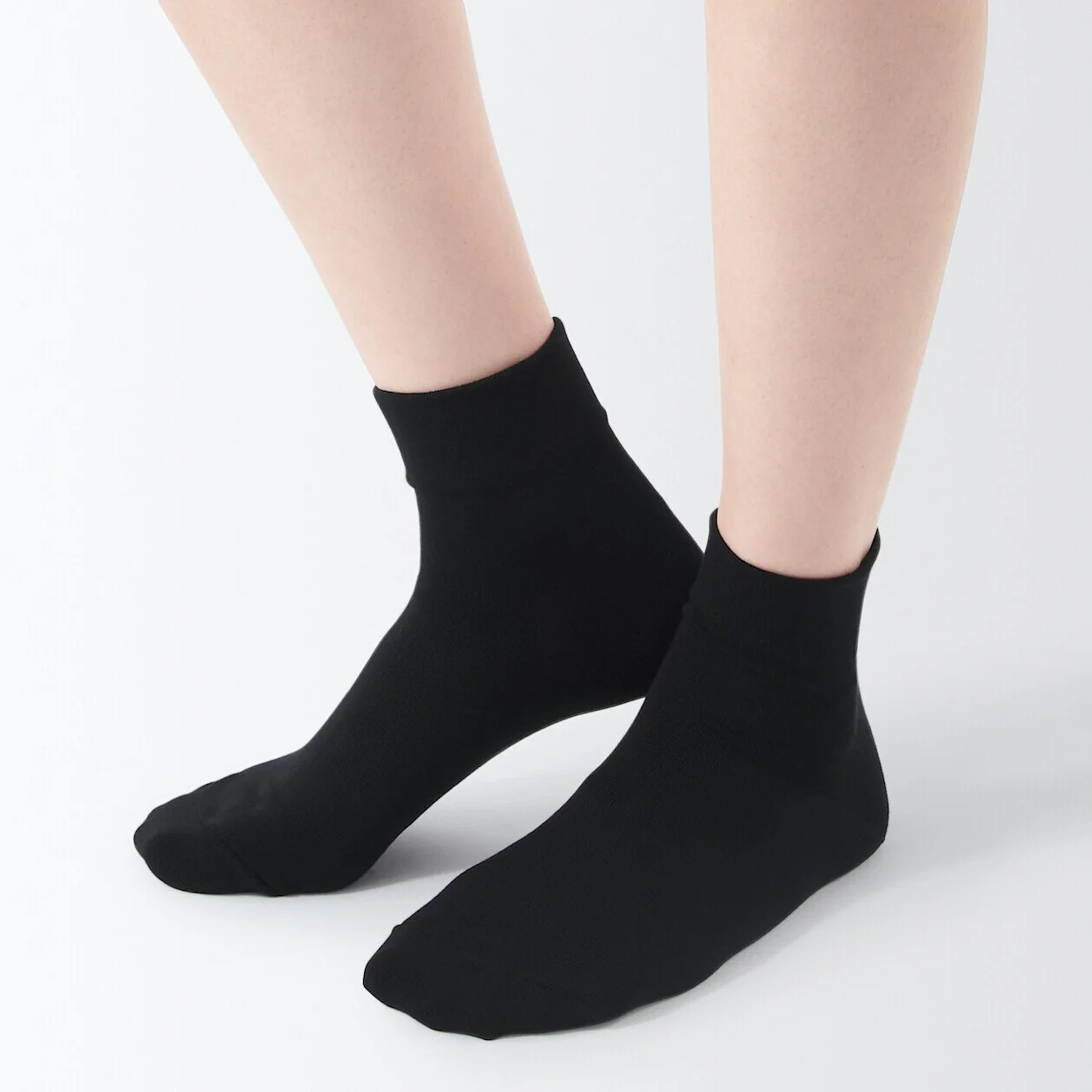 Right Angle Rayon Blend Loose Top Short Socks - Image 6