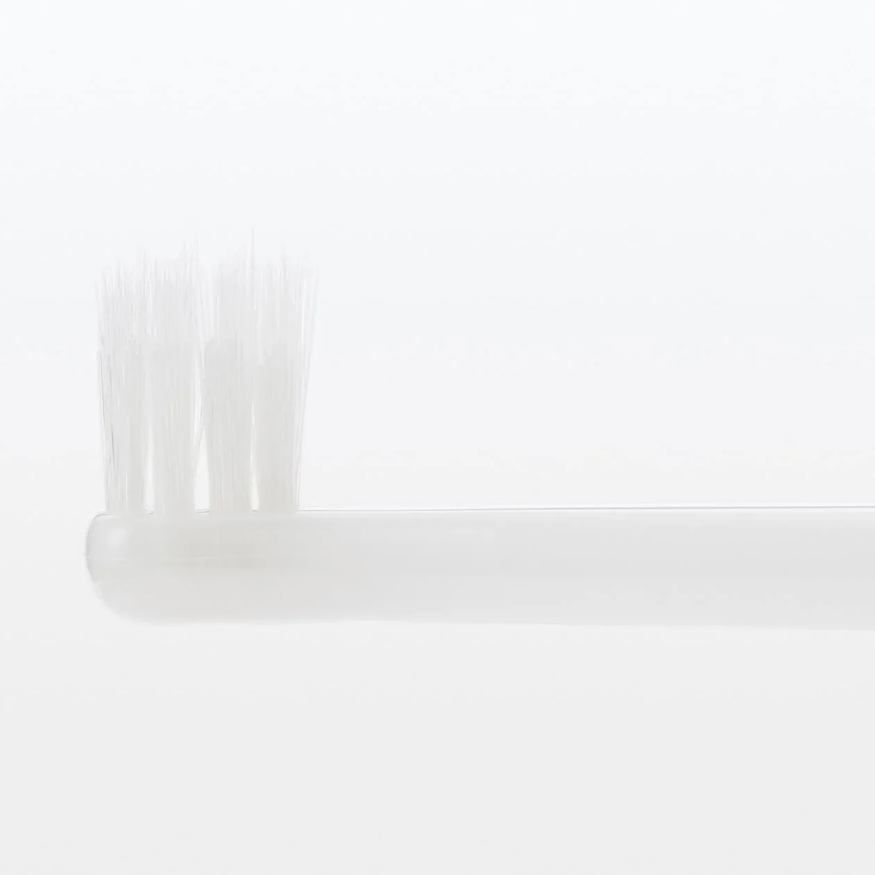 Replaceable Head Spot Cleaning Toothbrush - Image 4