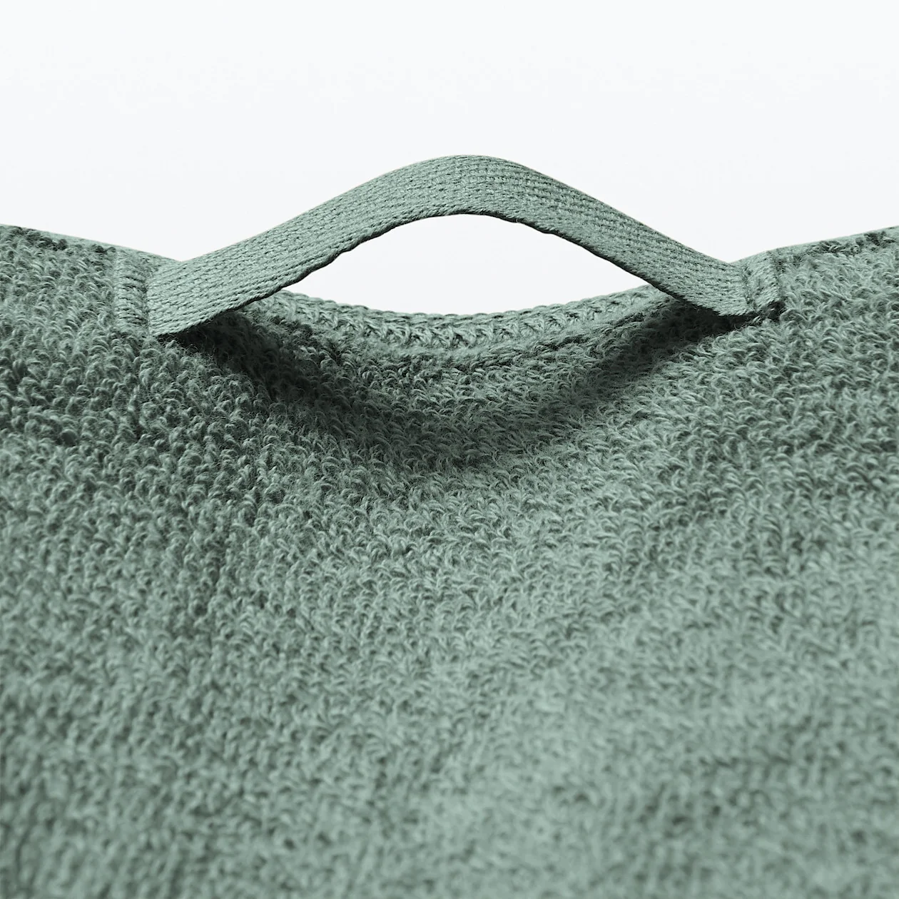 Fluffy Pile Large Bath Towel with Loop - Image 13