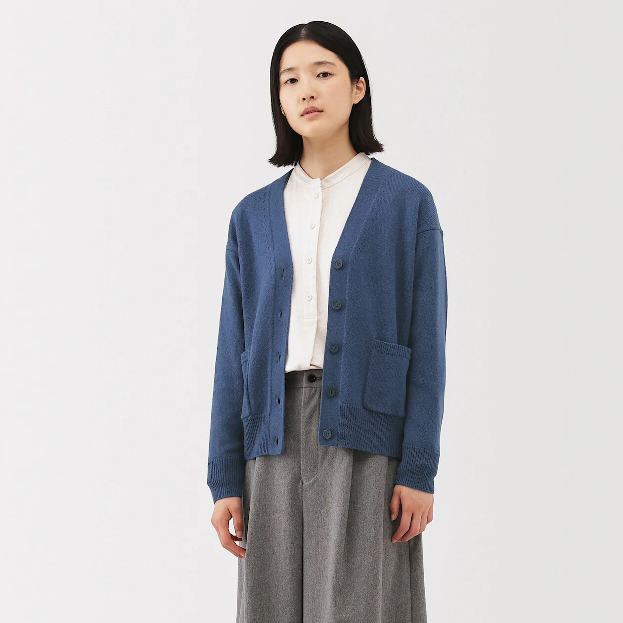 Washable Wool Mid-Gauge V-Neck Cardigan - Image 33