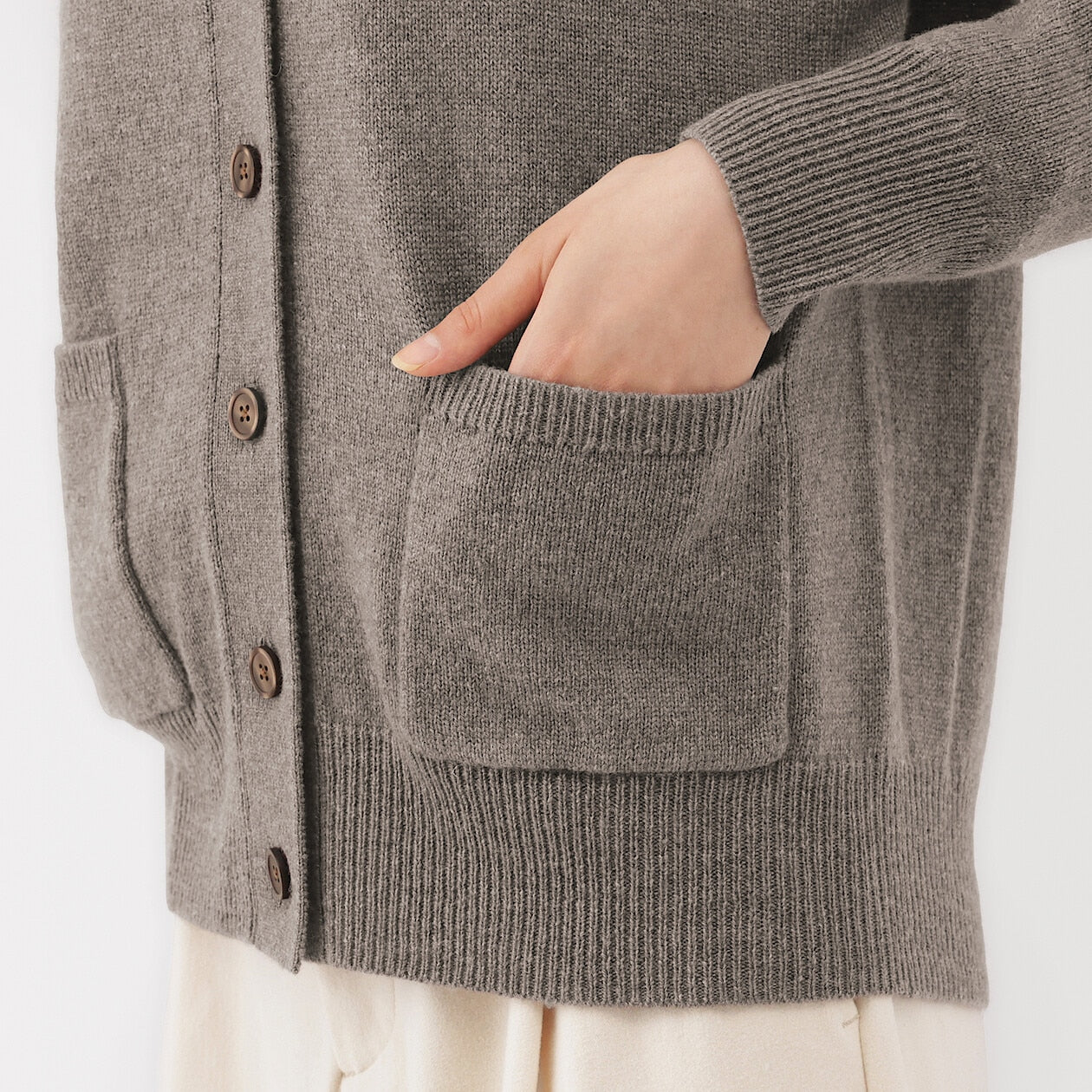 Washable Wool Mid-Gauge V-Neck Cardigan - Image 6