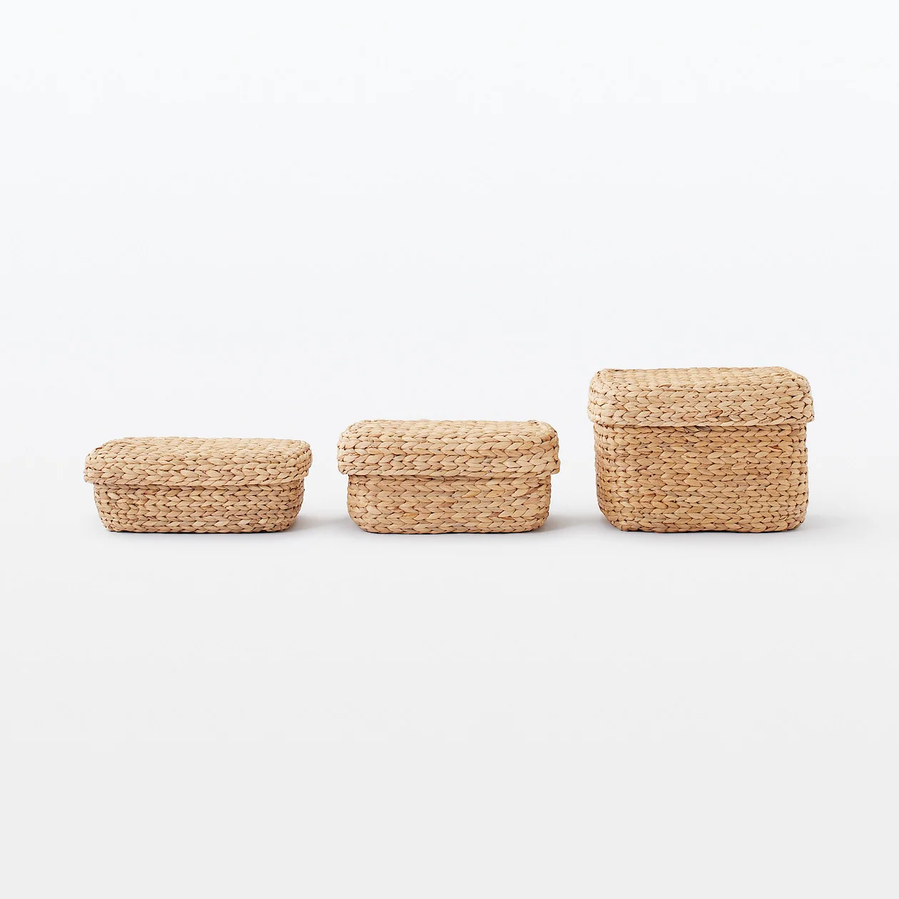 Water Hyacinth Basket with Lid - Image 15