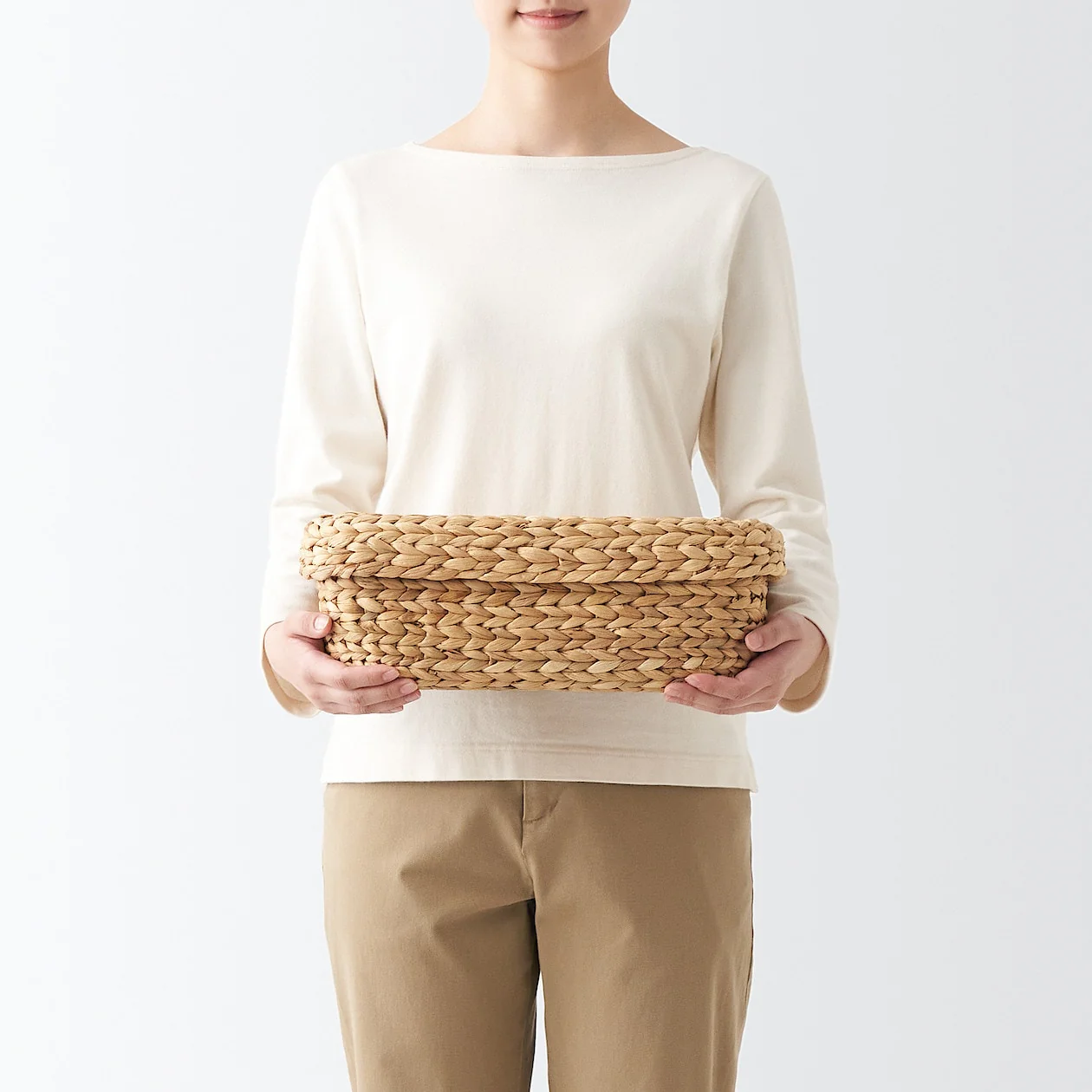 Water Hyacinth Basket with Lid - Image 8