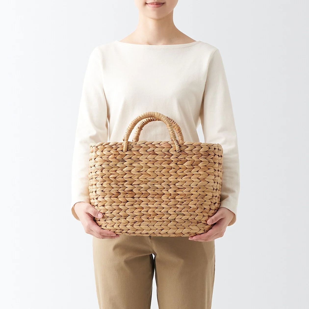 Water Hyacinth Oval Basket with Handles - Image 7