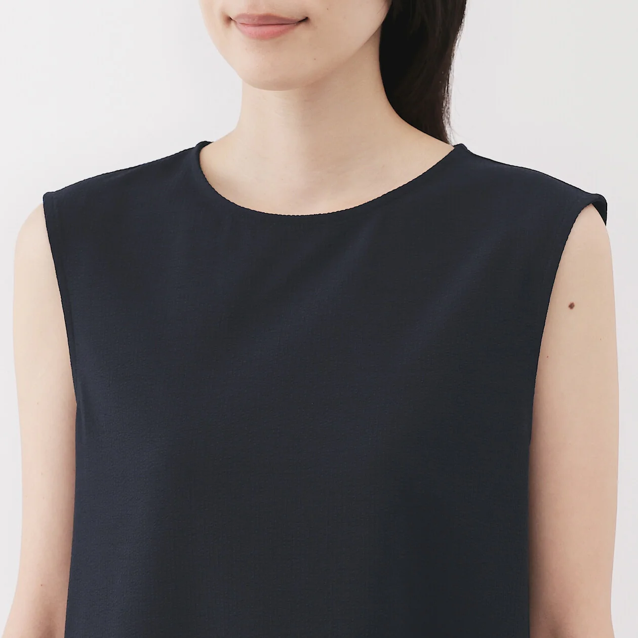 Breathable Seersucker Sleeveless Dress - Image 25