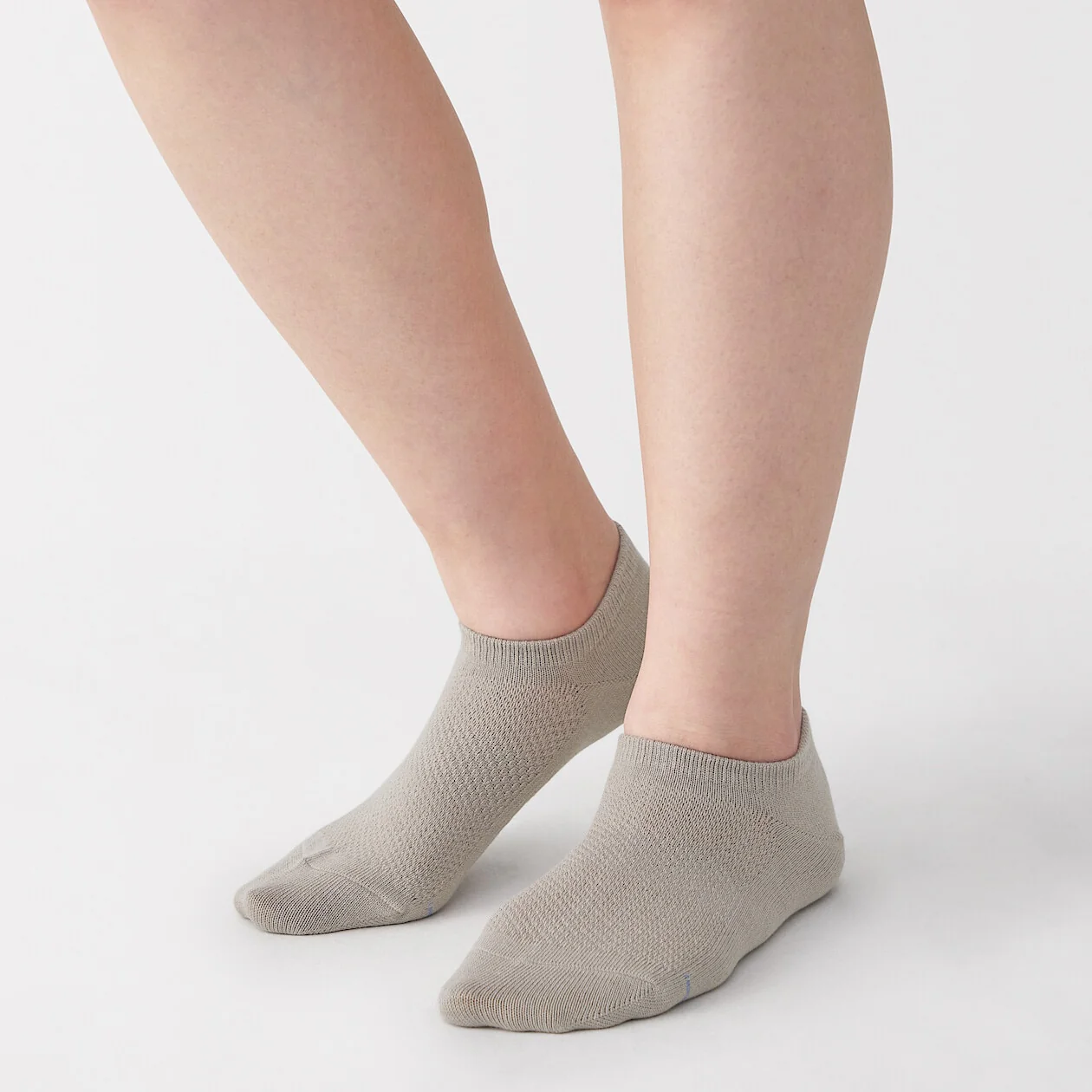 Right Angle Moisture Wicking Cotton Sneaker Socks - Image 14