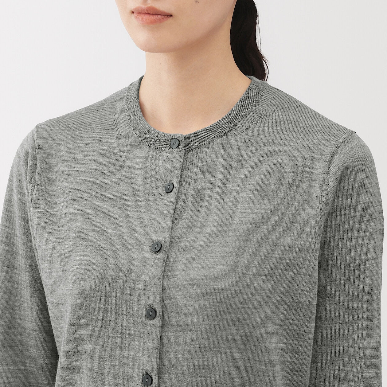Washable Wool High-Gauge Crewneck Cardigan - Image 9