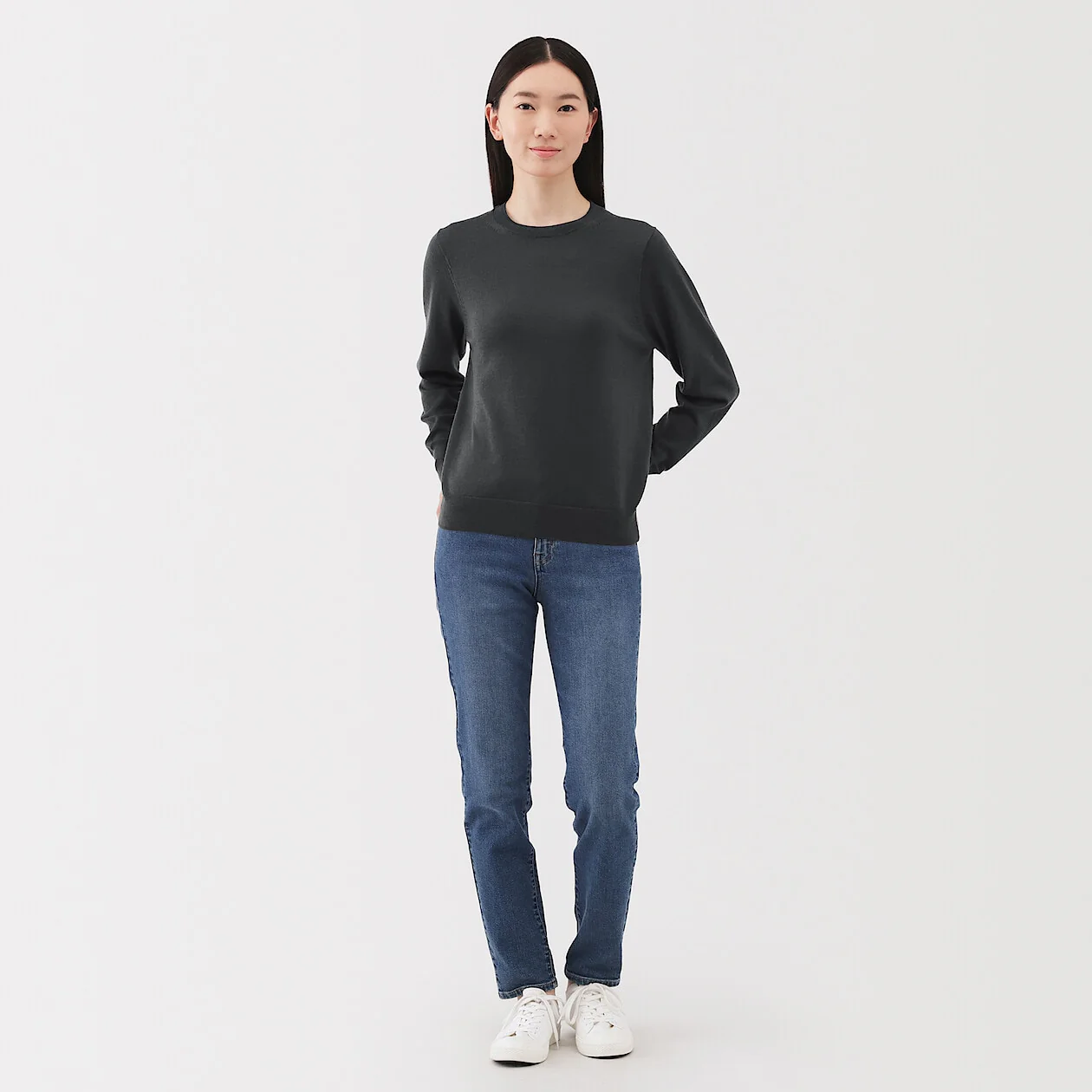 Washable Wool High-Gauge Crewneck Sweater - Image 9