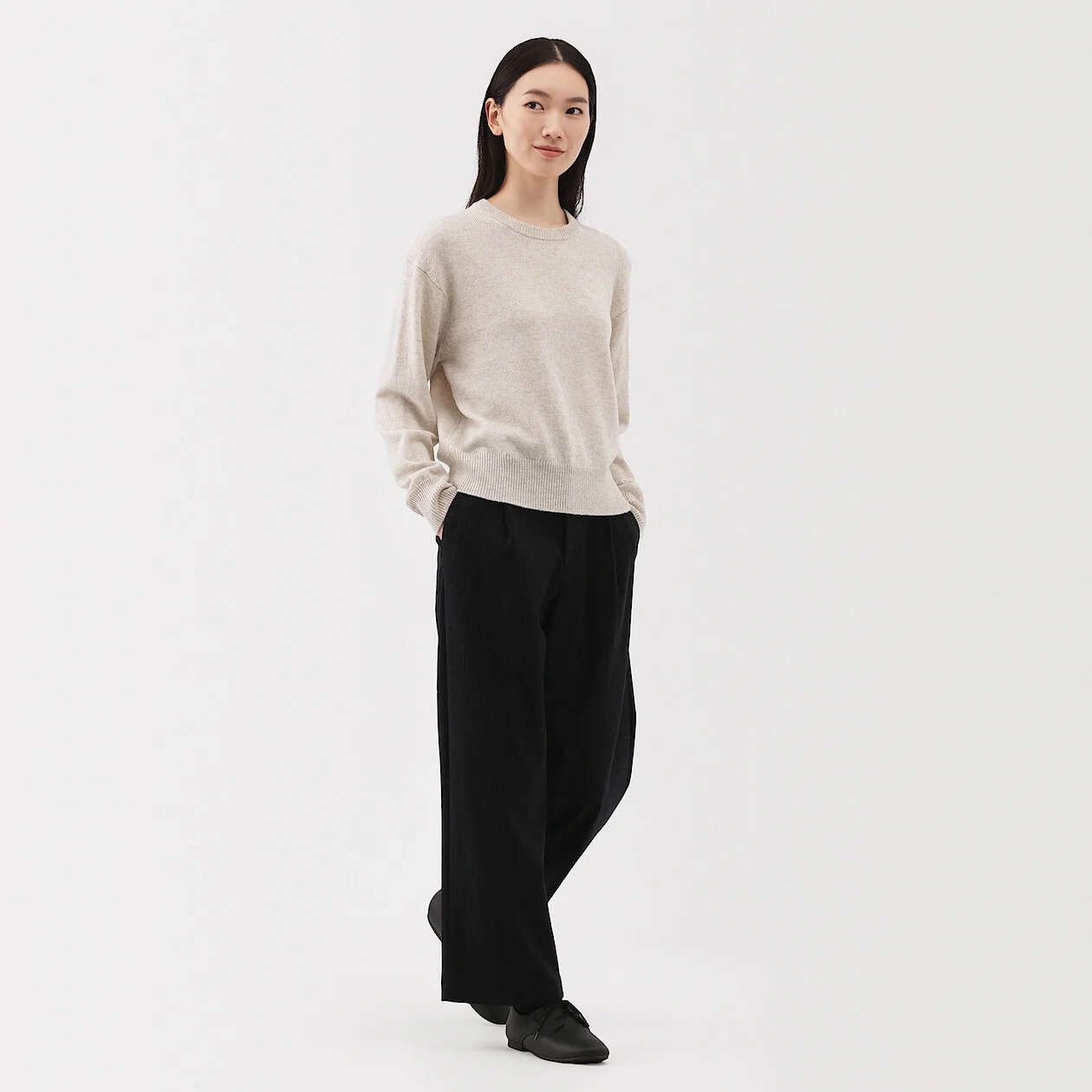 Washable Wool Mid Gauge Crewneck Sweater - Image 17