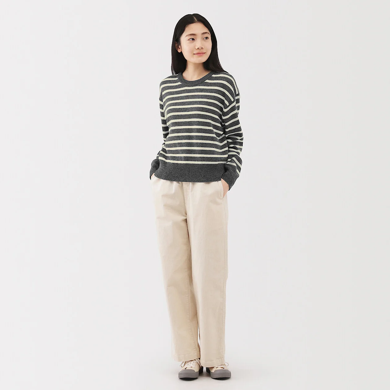 Washable Wool Mid Gauge Crewneck Sweater - Image 33
